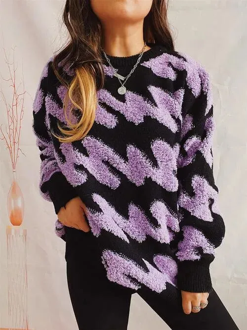 Get Cozy and Chic: Women's Dropped Shoulder Sweater with Squiggle Pattern