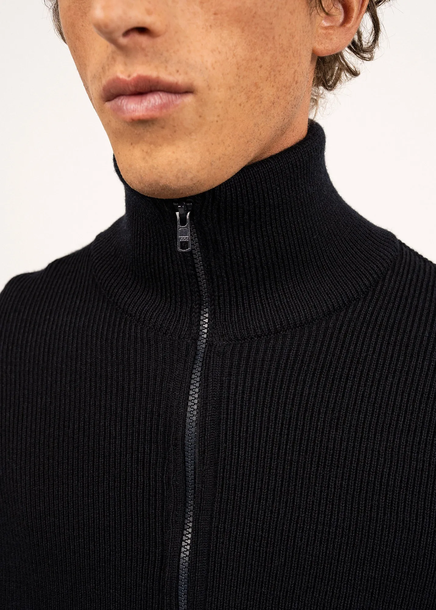 Quiberon zipped jacket - trucker-style neck, in wool (NAVY)